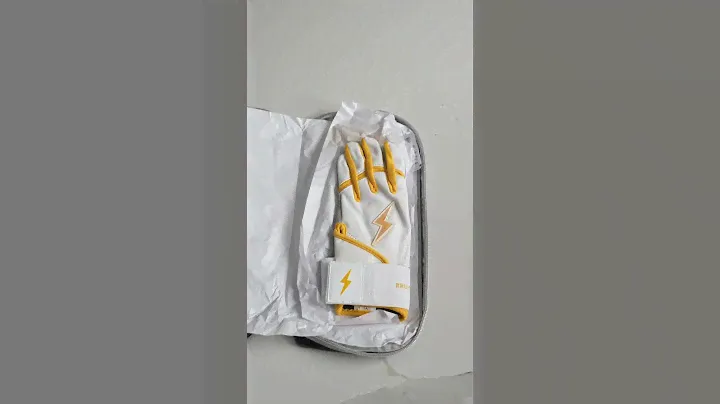X-Ray: BRUCE BOLT Yellow Chrome Gloves ⚡️