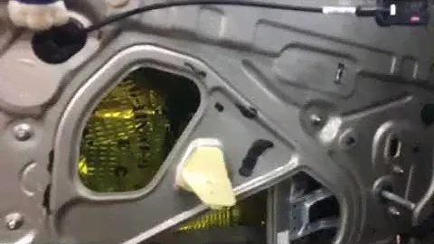 Благодаря новой шумке в дверях LADA (ВАЗ) XRAY, станет гораздо лучше звучать музыка