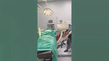 Surgeon’s Hands Dancing to Guide X-ray Machine in Operation Theatre! 😂